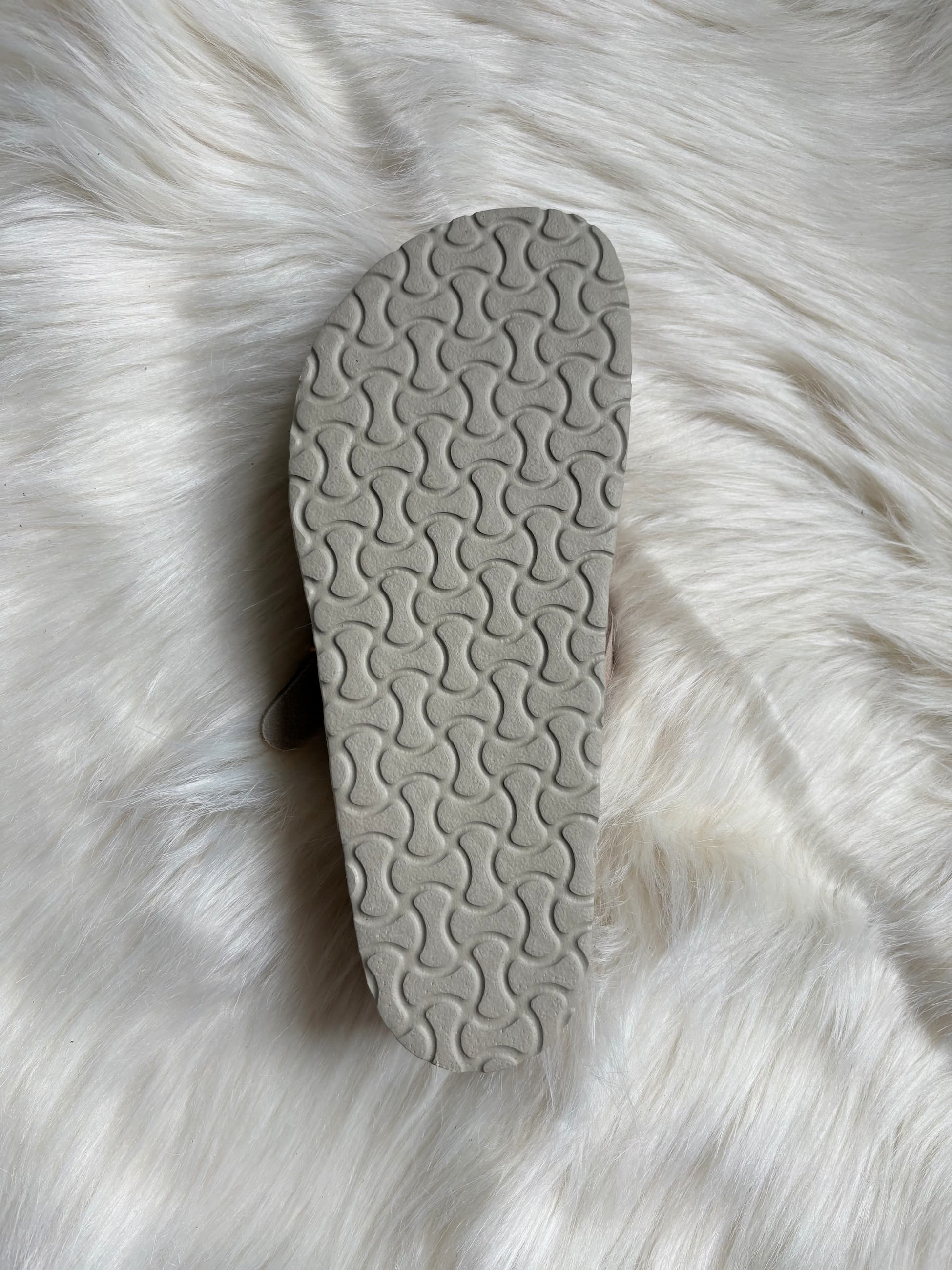 Szare klapki mule zamsz - zdjęcie 4