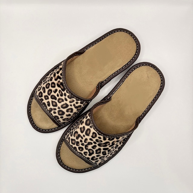 Kapcie panterka pełne