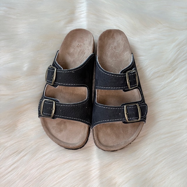 Granatowe klapki z dwoma paskami - zdjęcie 3