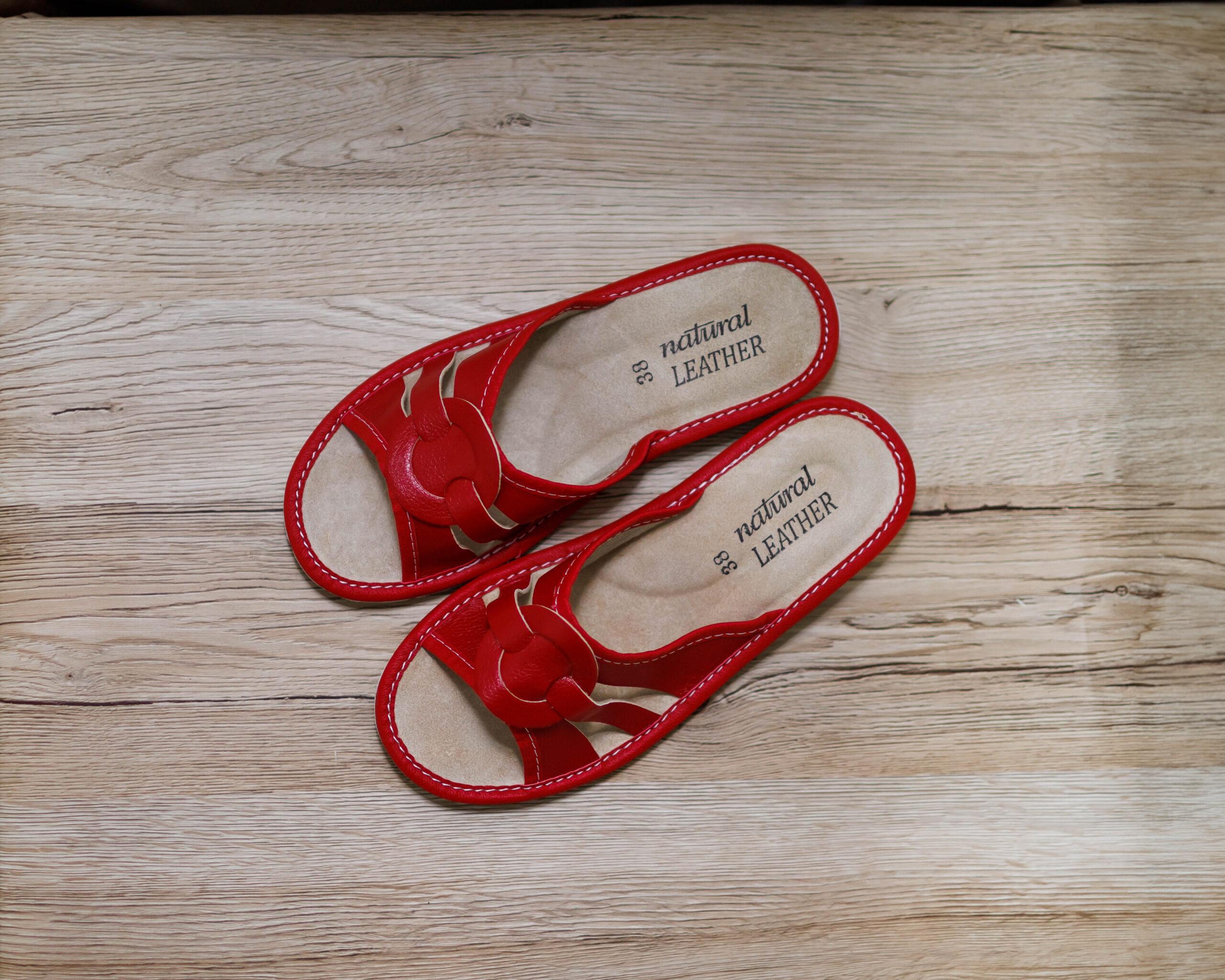 Kapcie czerwone „Kółko”