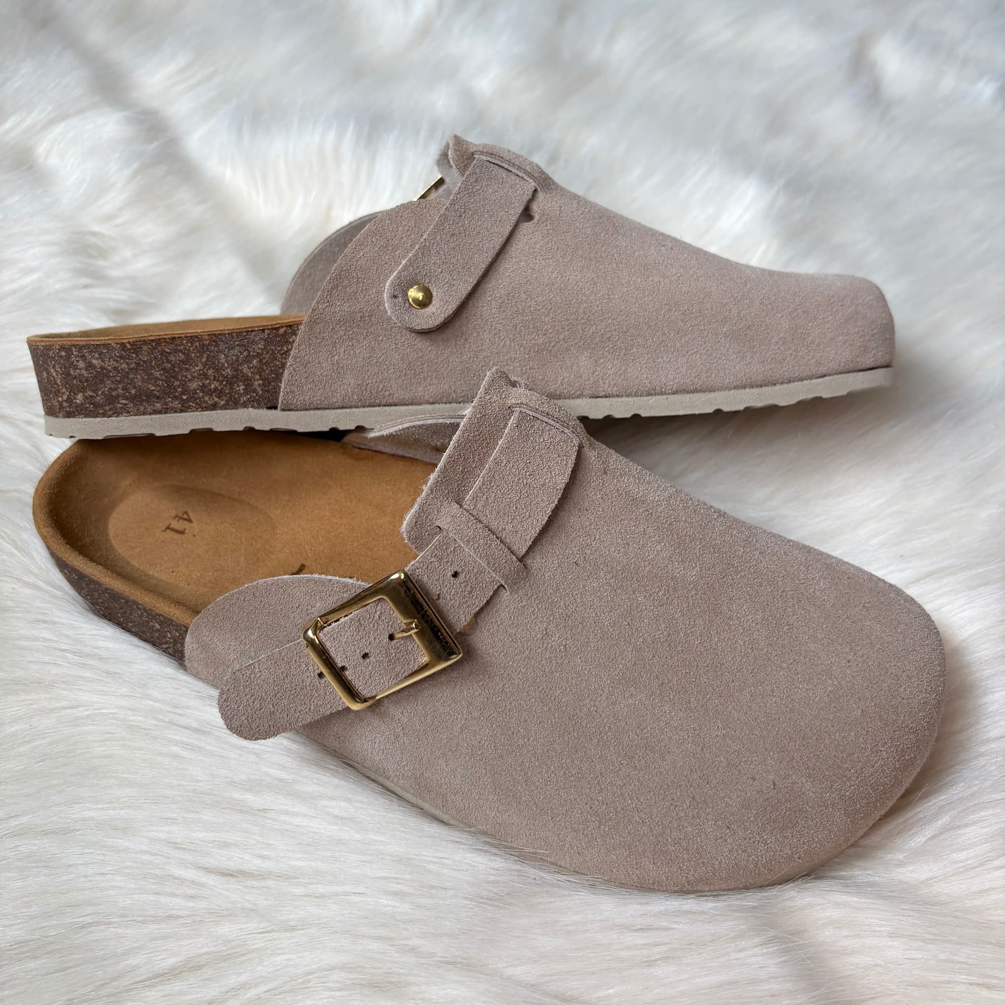 Szare klapki mule zamsz - zdjęcie 2