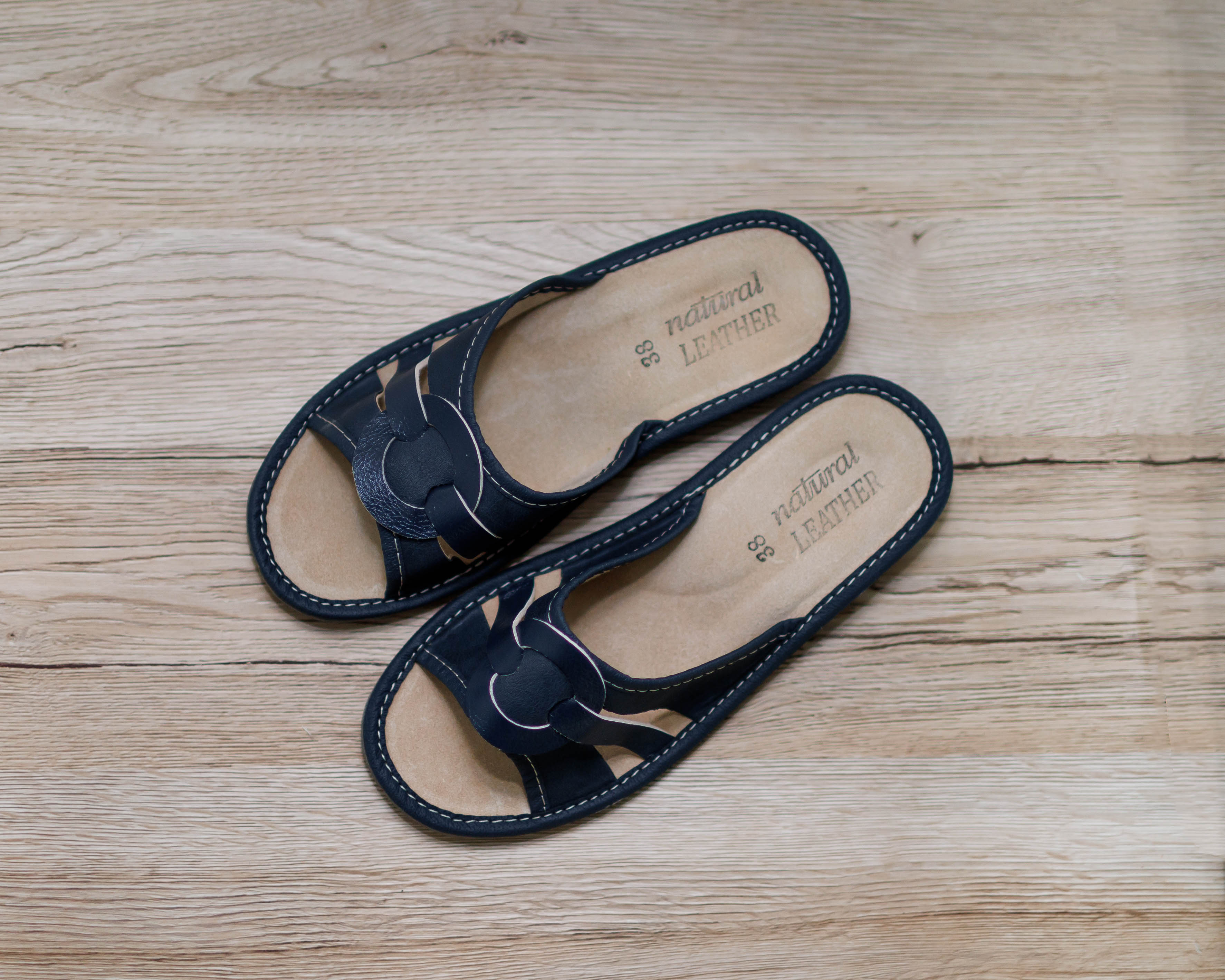 Kapcie granatowe „Kółko”